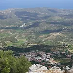 Lotza Traditional House Salakos